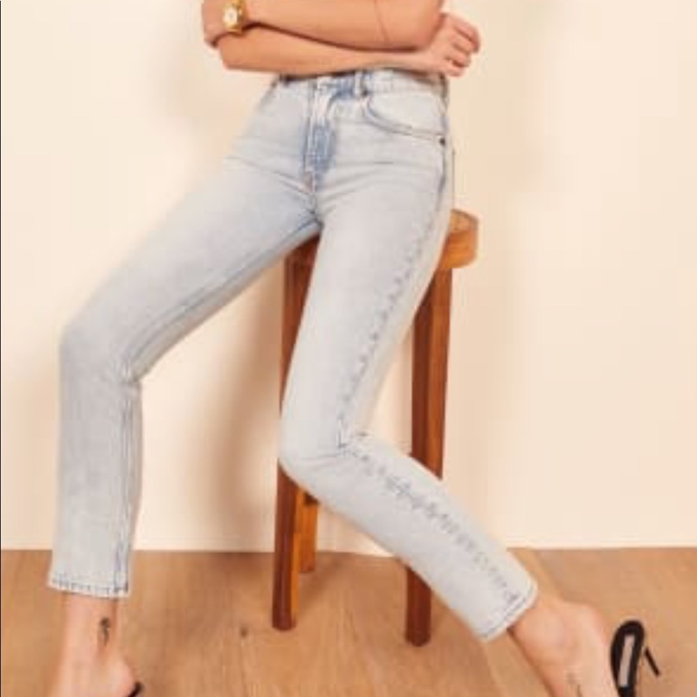 Julia Crop High Cigarette Jean NWT
Size: 27